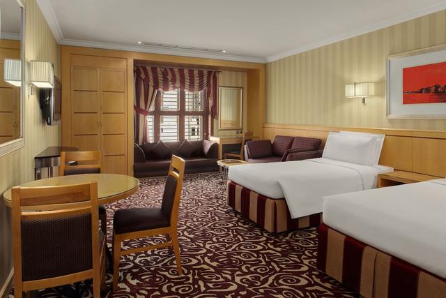 Guest Room City View with Two Twin Beds